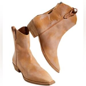 We The Free Wesley Leather Ankle Western Boots 🌵 ☀️